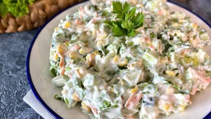 Yoğurtlu marul salatası sever misiniz?