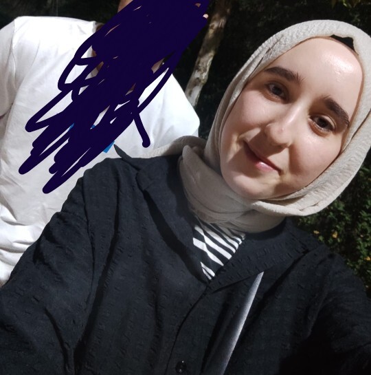 22 yaşında olmasına rağmen tip olarak 46 yaşında gösteren kız hakkında ne düşünürsünüz?