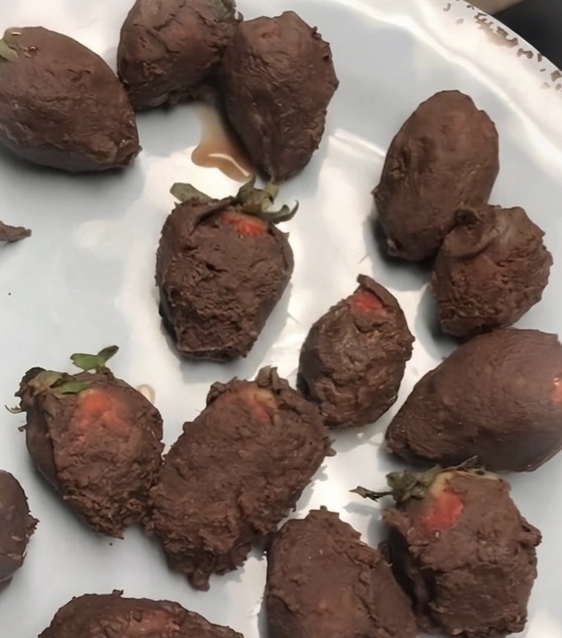 Çilekli çikolata sever misiniz, sizce en iyi marka hangisi?