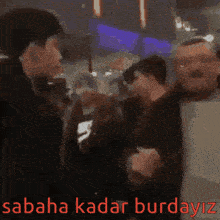 Saat 4.30 oldu hala uyumayan var mı, sabaha kadar kimler burada takılıyor?