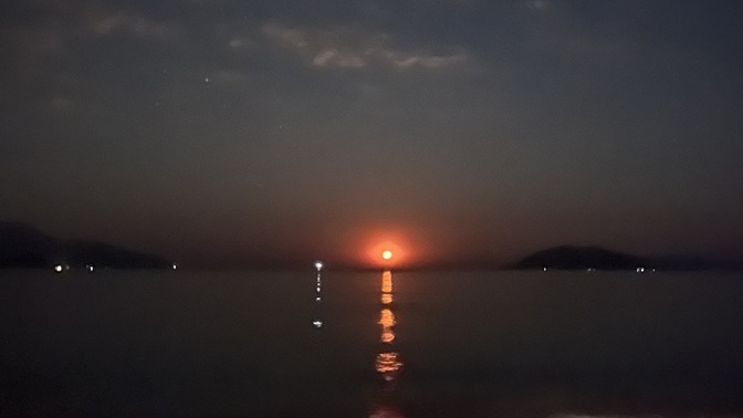 Gecenin karanlığına kimleri gömdünüz ?