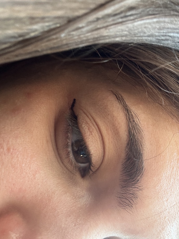 Sizce eyeliner sürebilmiş miyim?