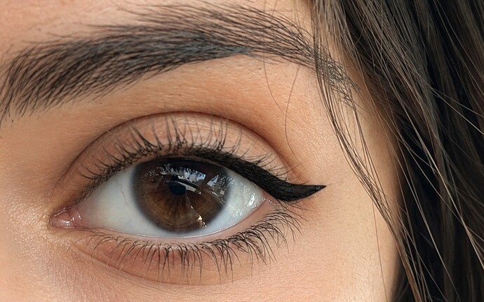Sizce eyeliner sürebilmiş miyim?