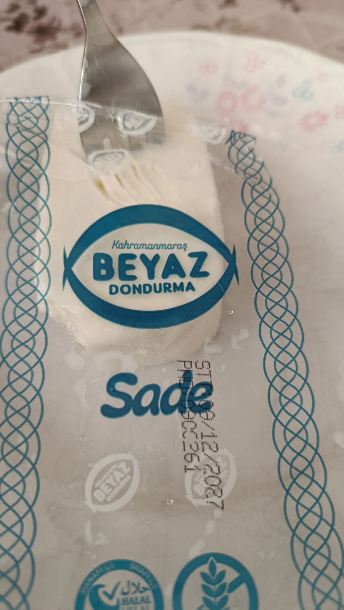 Dondurmayı ısırıyor musunuz köylü gibi yoksa siz moderen misiniz inek gibi yalıyor musunuz?
