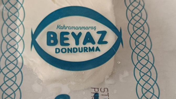 Dondurmayı ısırıyor musunuz köylü gibi yoksa siz moderen misiniz inek gibi yalıyor musunuz?