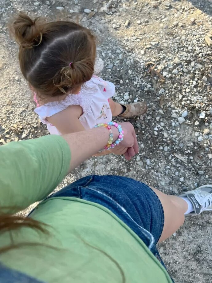 Annecik kuzucuk geziyoozzz?