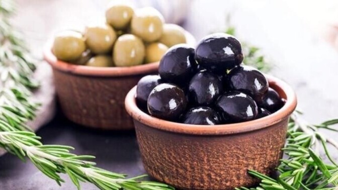 Kahvaltıda siyah zeytin mi yeşil zeytin mi daha lezzetli ve sağlıklı olur?