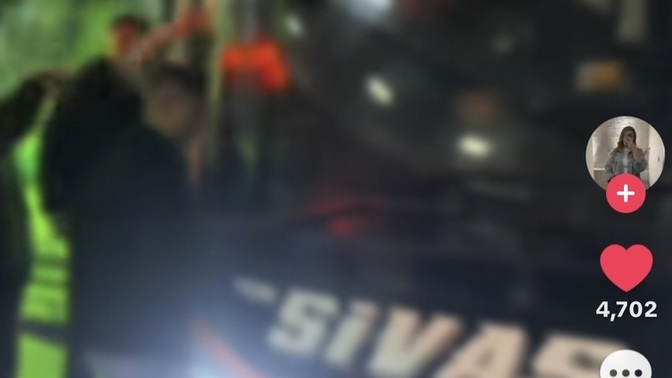 "Gülme komşuna, gelir başına." sözü sizce doğru mu?