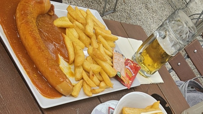 Arkdşınız domuz sosisi yerken yanında durmak da günah mıdır 🐷🐖?