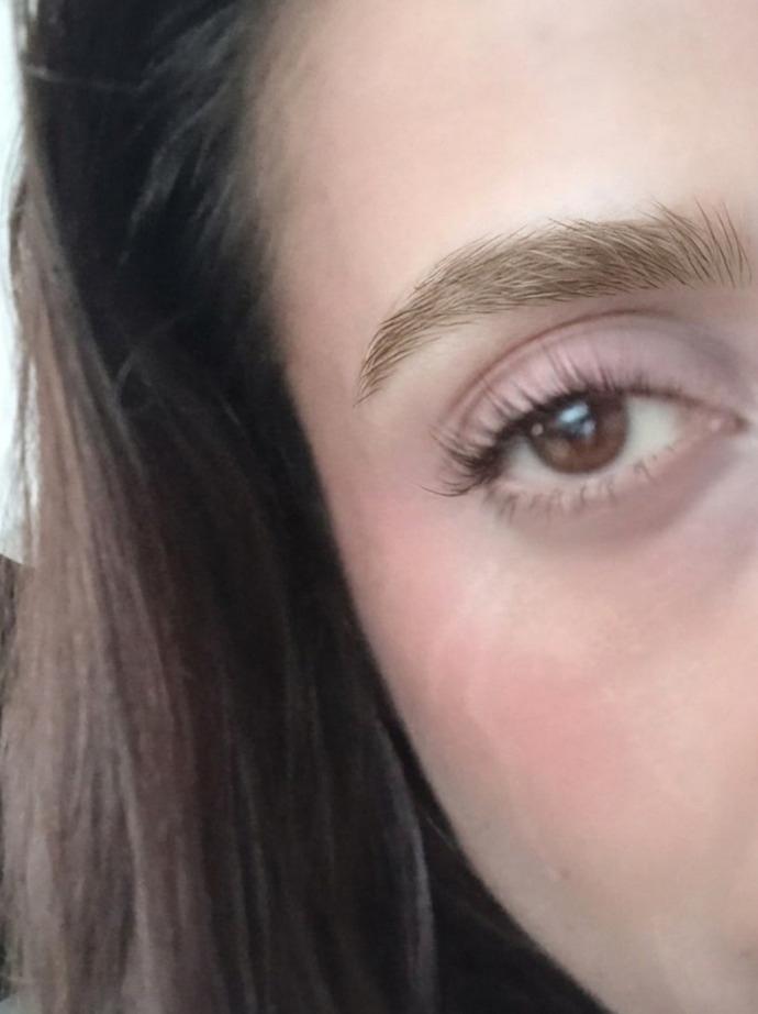 Kızlar esmerliğime bakmadan kaşlarımı sarı boyattım, çok mu sırıtıyor yoksa idare eder mi?