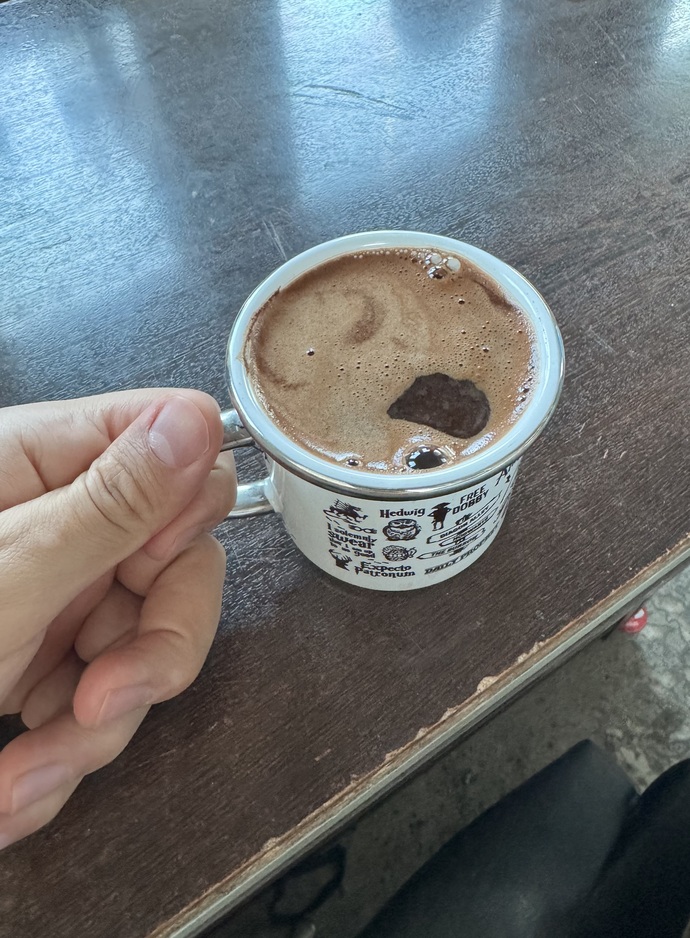 Ne yapıyorsunuz kahveler içildi mi içmediyseniz gelin buyrun?