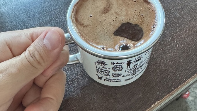 Ne yapıyorsunuz kahveler içildi mi içmediyseniz gelin buyrun?