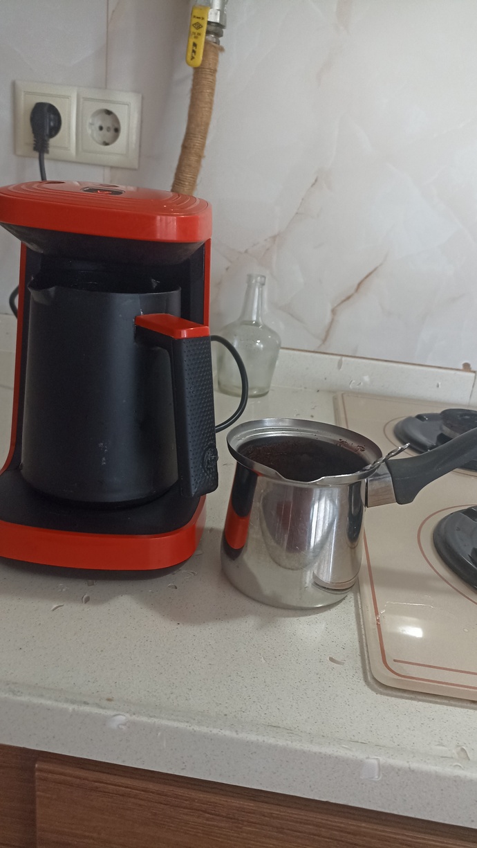 Türk kahvesini makineden mi cezveden mi yaparsınız?