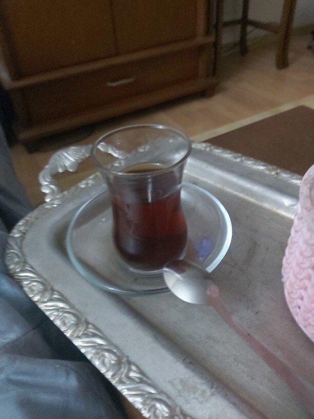 Kim çay içmek ister😅 sanki tüm yaraları saran her derde deva bir iksir bu he, çay içelim mi?