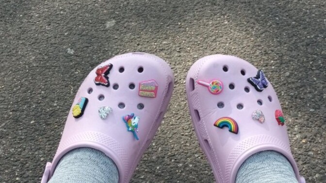 Crocs terlik her yerde giyilir mi?