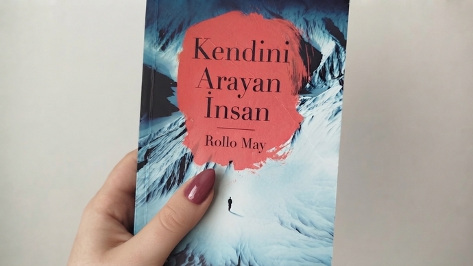 Sizin de asla sabredemediğiniz, okurken bayıldığınız kitap türü var mı?