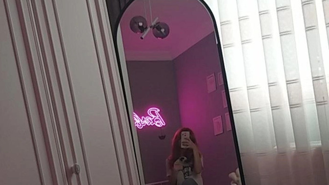 25 yaşında böyle odası olan çocuksu bir kız garipsenir mi?