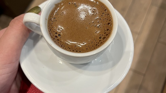 Kime sade kahve ısmarlayayım?