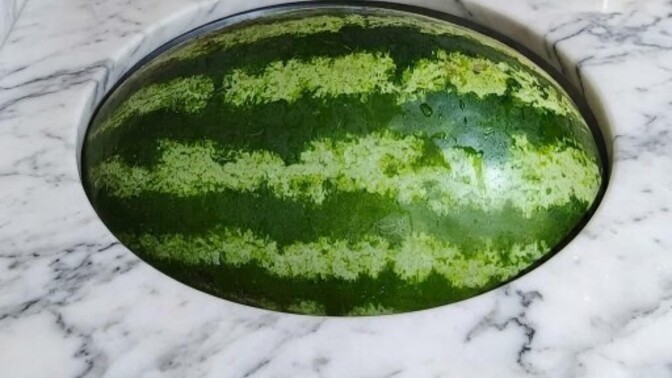 Bu karpuz buradan nasıl çıkar, sıkışan karpuzu çıkarmanın pratik yolu nedir?