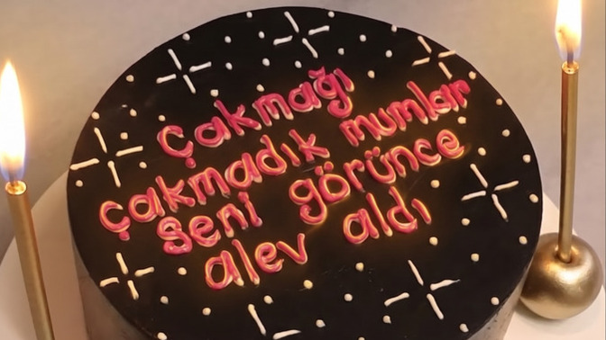 Bugün manevi babişkomun @Onemortime 18. yaş günü, hadi hep birlikte kutlayalım🎂🎉🥳🧁🍾?