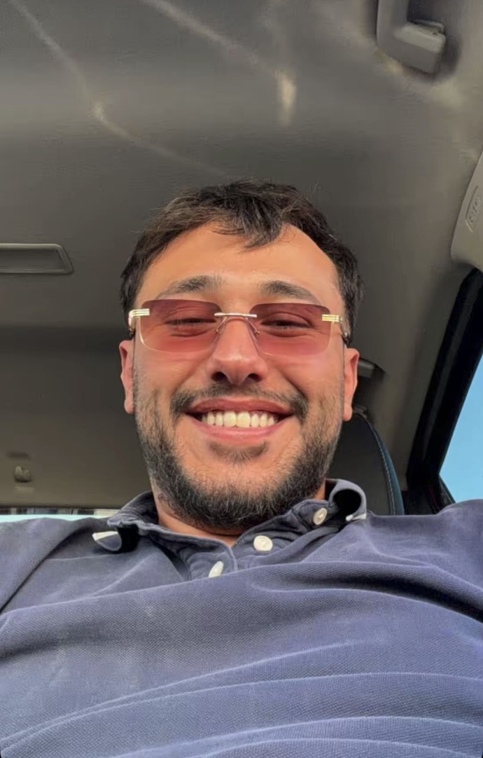 Bu çocuk sizce de çok sempatik değil mi?