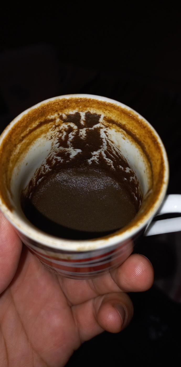 Arkadaşlar falıma bakar mısınız lütfen?