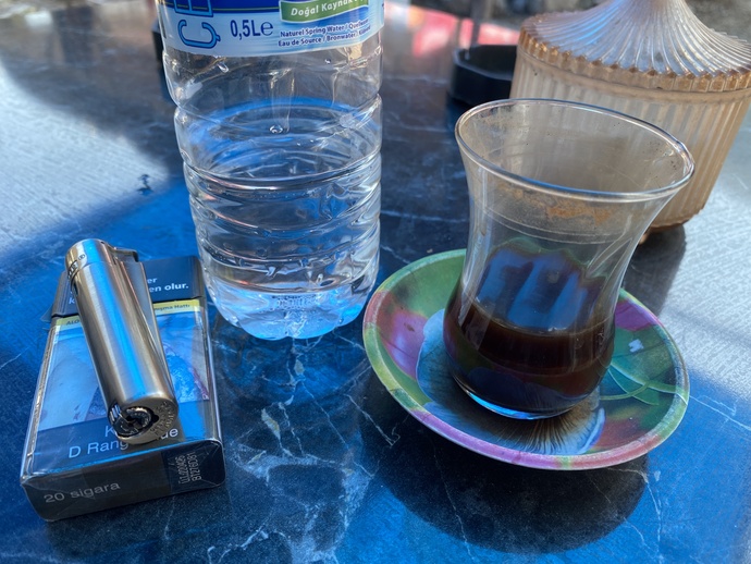 Kimler sabah kahvesi içmek ister?