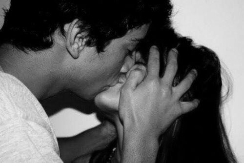 Yakalarsam 💋💋 demek istediğin biri var mı?
