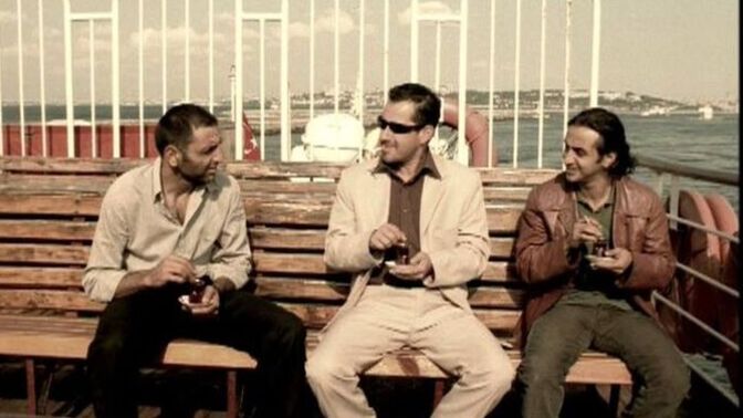 Herkesin hayatında muhabbet ederken zamanın nasıl aktığını bilmediği biri olmalı mı?
