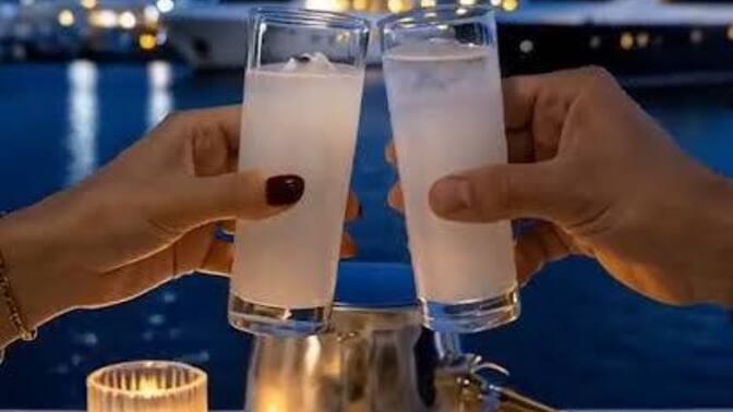 Kiminle bir rakı sofrasında uzun uzun konuşmak istersiniz?