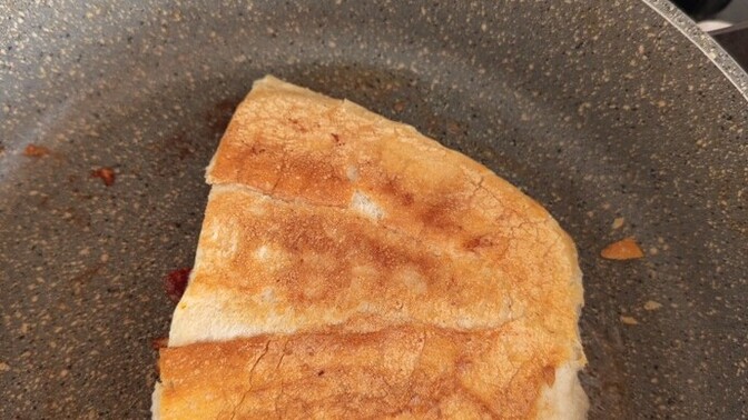 Hiç tavada tost yaptınız mı?