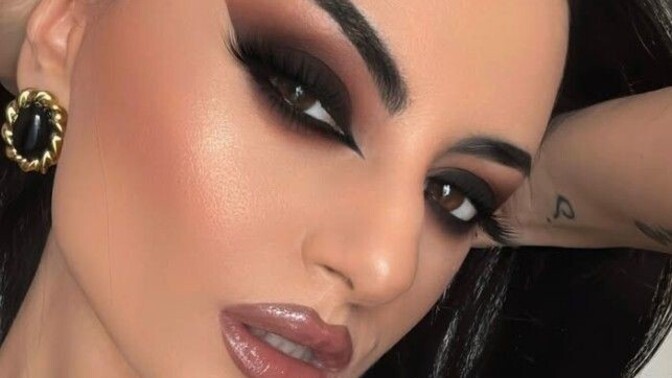 Cat eye mi smokey eye mi daha çekici, hangisi gözü daha güzel ortaya çıkarıyor?
