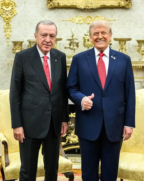 Bir siyasetçinin, Türk halkının menfaatine aykırı birine ‘dostum’ demesi size ne kadar normal geliyor?