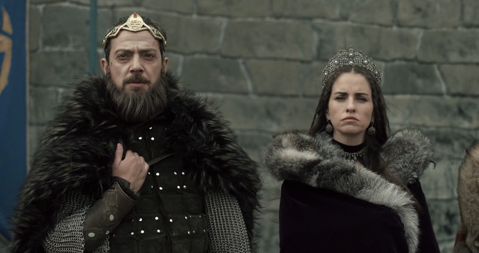 Önerebileceğiniz saçma bi dizi var mı?