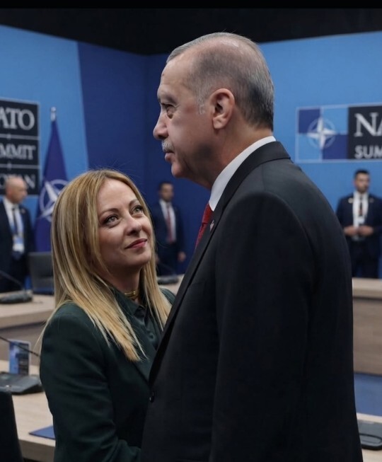 Bir bakışı var tüm ömre bedel dediğniz var mı?