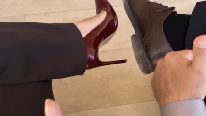 Aynı iş yerinden biriyle sevgili olmak mantıklı mı, denemeye değer mi?