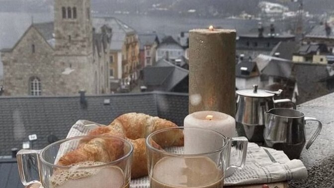 Tam kahve içip huzur bulmalık sakin yer değil mi?