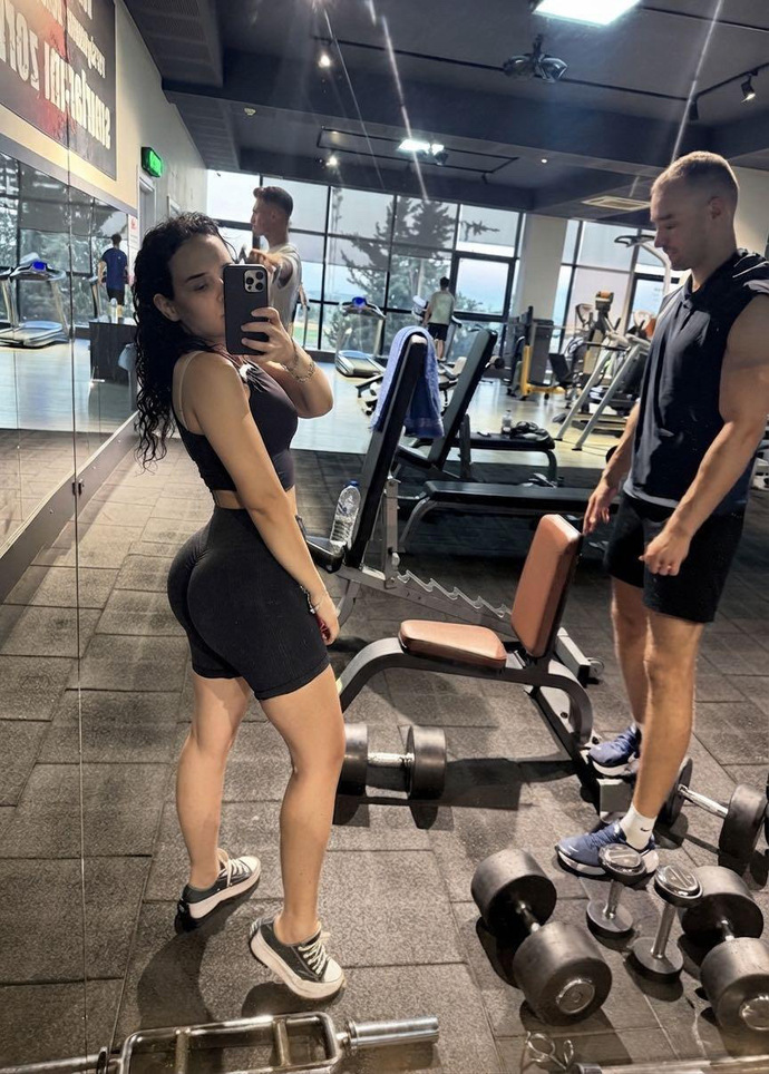 Profil fotoğrafımda nasıl çıkmışım, sizce burada nasıl duruyorum?