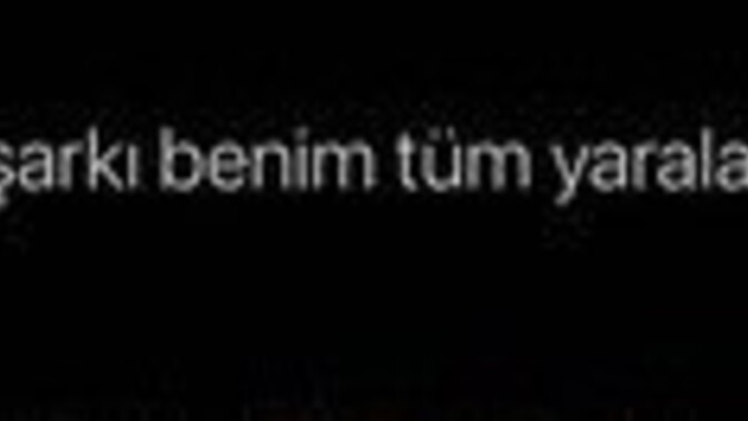 Her dinledikçe sizde yara bırakan bir şarkı var mı?