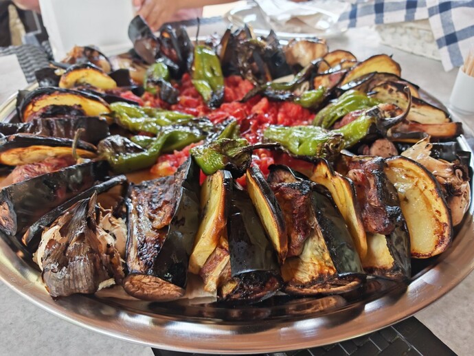 Tokat deyince aklınıza gerçekten ne geliyor, sadece tokat kebabı mı yoksa Zile pekmezi, Ballıca Mağarası, Niksar cevizi gibi yerel lezzetler mi?