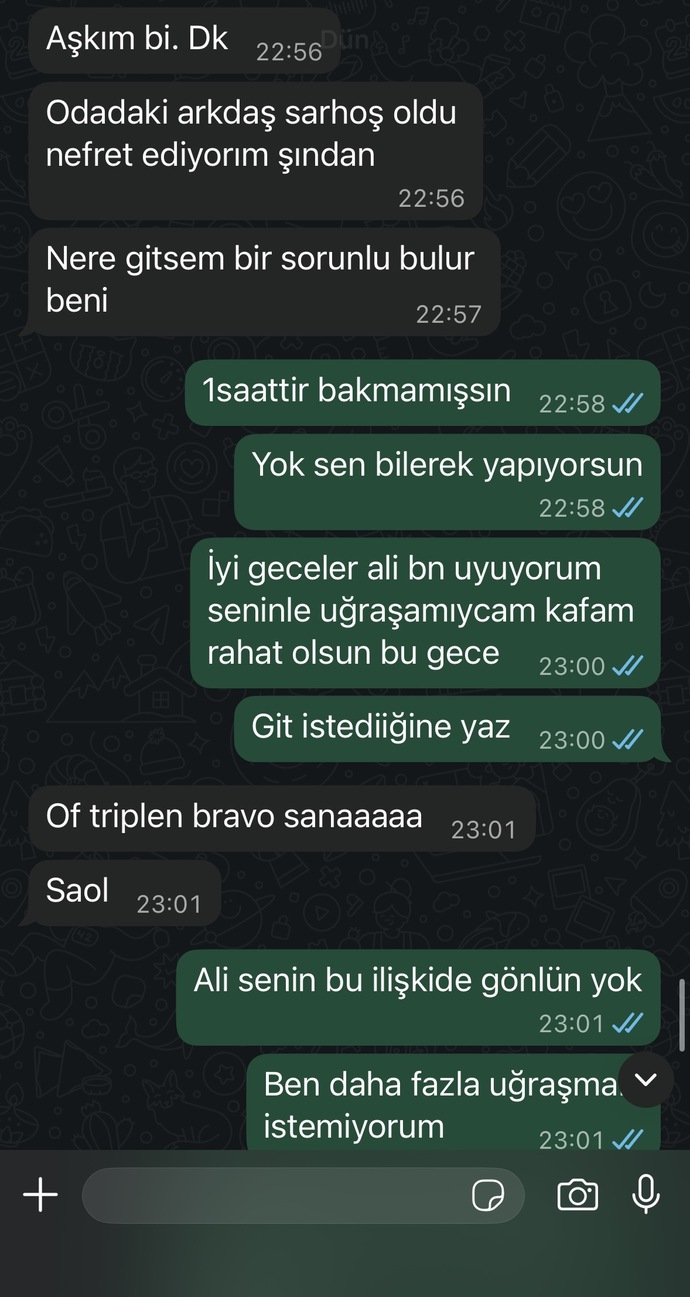 Çok ilgisiz değil mi bana karşı?