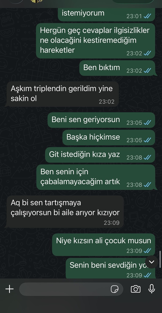 Çok ilgisiz değil mi bana karşı?
