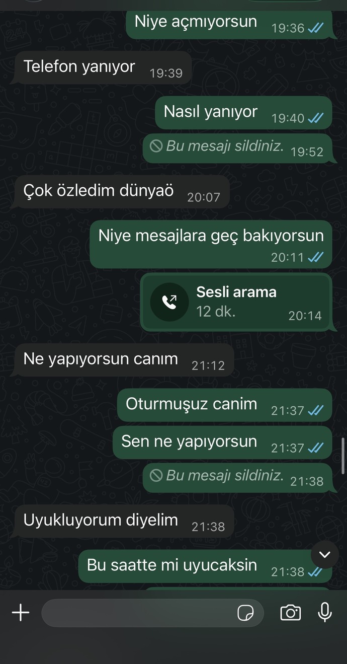 Çok ilgisiz değil mi bana karşı?