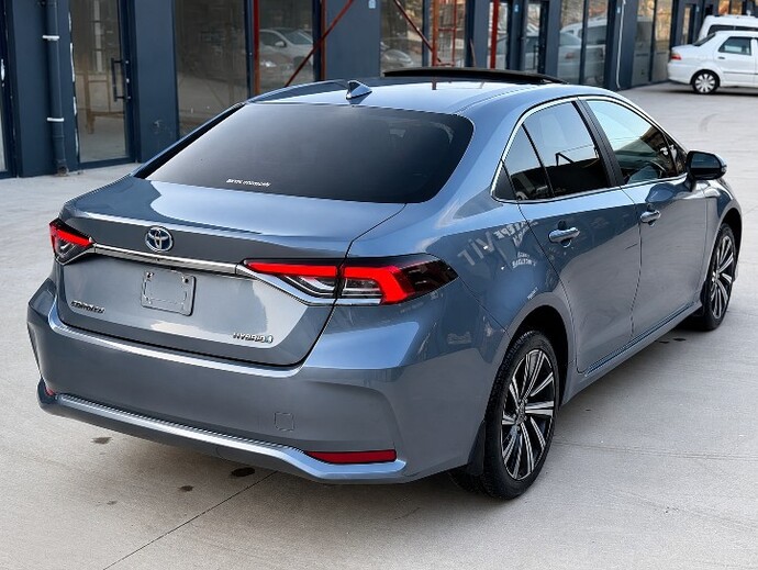 Toyota Corolla (E210) 1.8 Hybrid nasıl araba sizce alınır mı?