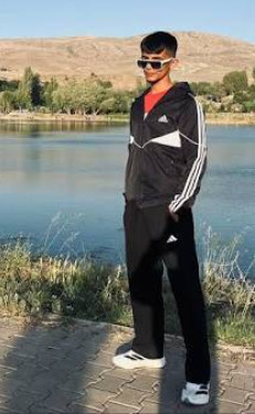 Önemli bir date için en sevdiğiniz renkle nasıl kombin yaparsınız?