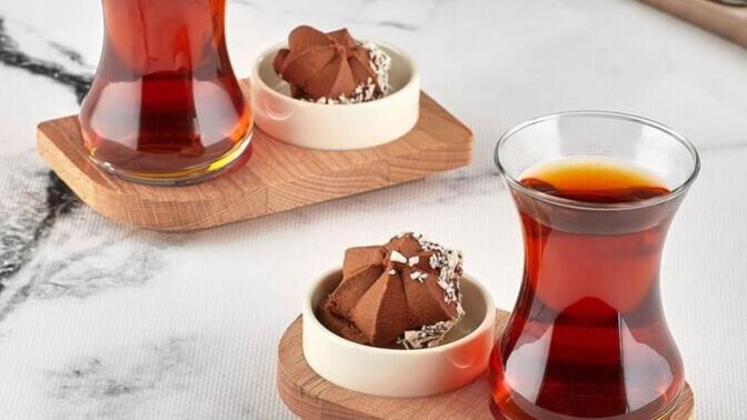 Çaya şeker atar mısınız?