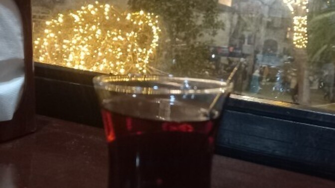 Gece yarısı sokakta parasız ve kimsesiz kalsan kadın başına ne yapardın, nereye sığınırdın?