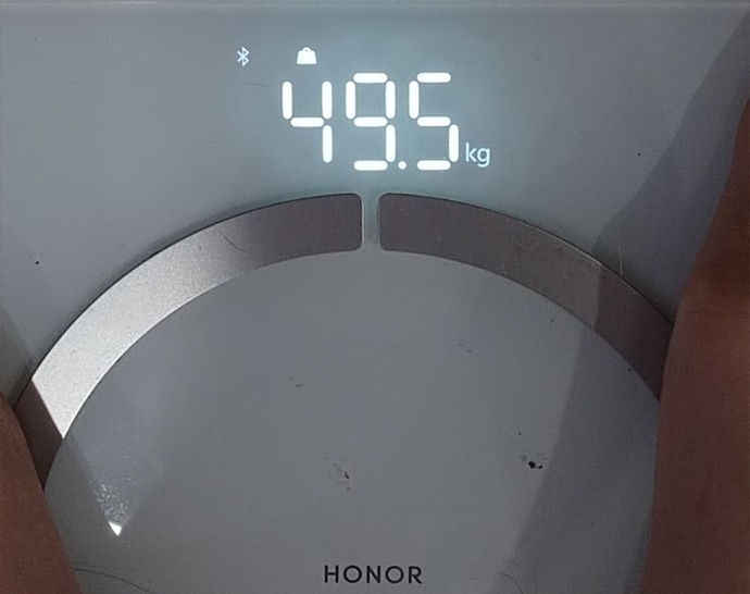 Ya bir insan nasıl 45, 50 kilo olabilir? Bir ara Diyarbakır karpuzu 52 kilo çıkmıştı. Hiç mi yemek yemiyorsunuz?