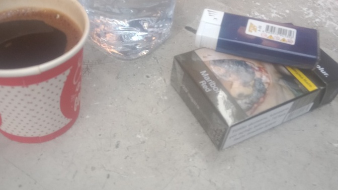 Kalabalık ortamlar mı, yoksa tek başına mı kahve içmeyi seviyorsunuz?