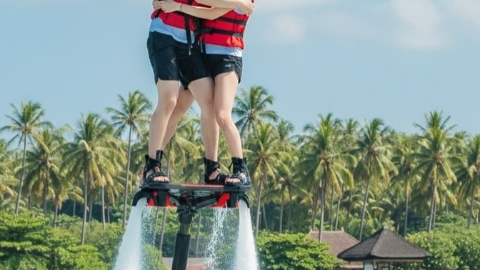 Sevgilinle flyboard yapmaya cesaret eder misin?